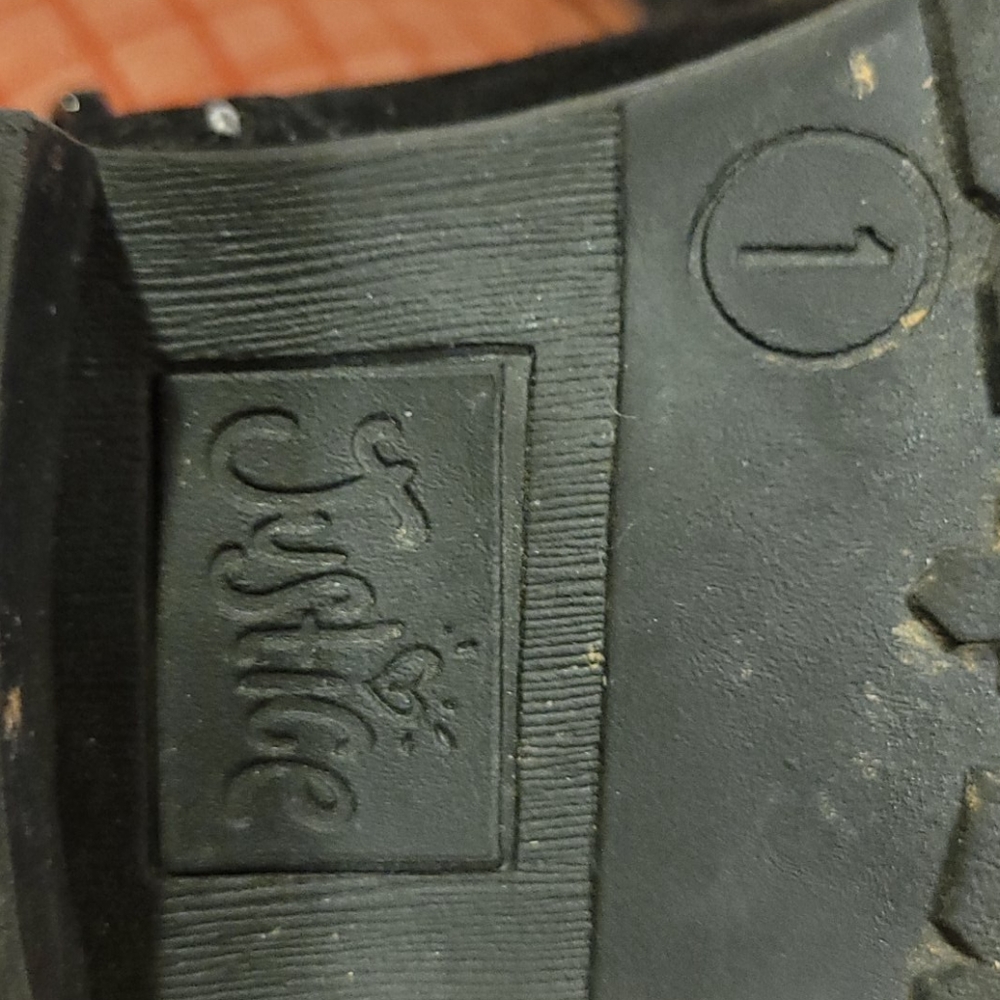 Shoes - Picture 3 of 3